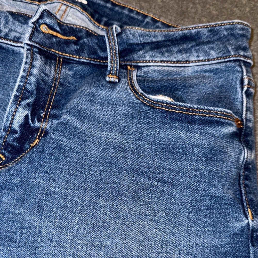 Old Navy- Women’s Blue Denim Cuffed Bermuda Shorts Size 8 - Picture 8 of 14